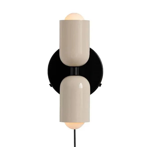 Moderne Doppelkopf Wandleuchte aus Eisen
