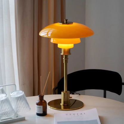 Moderne Tischlampe aus Glas