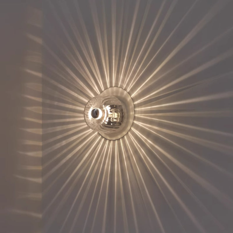 LED Wandleuchte mit Glasprisma Effekt