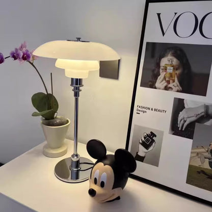 Moderne Tischlampe aus Glas