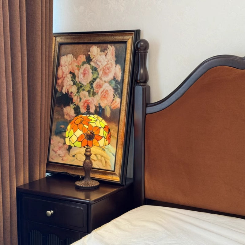 Tiffany Style LED Tischlampe aus Glas und Harz mit Buntglas Schirm