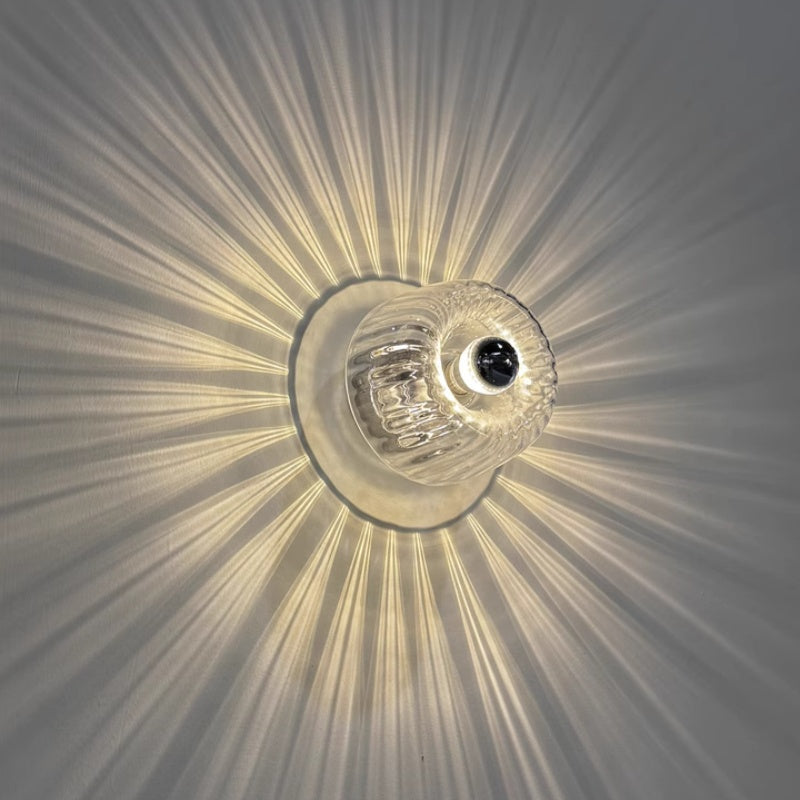 LED Wandleuchte mit Glasprisma Effekt
