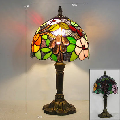 Tiffany Style LED Tischlampe aus Glas und Harz mit Buntglas Schirm