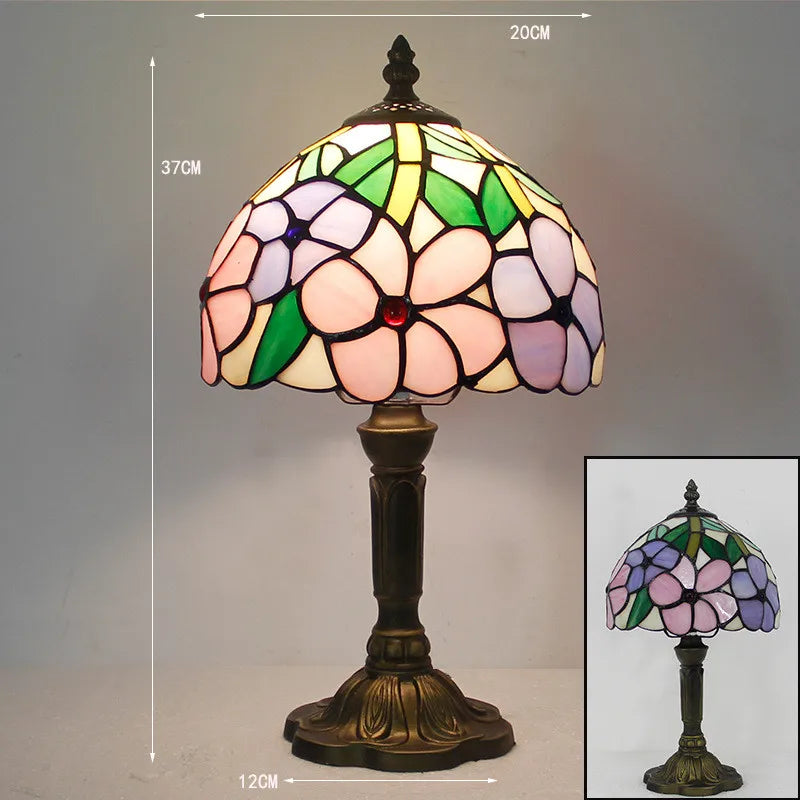 Tiffany Style LED Tischlampe aus Glas und Harz mit Buntglas Schirm